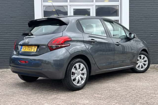 Peugeot 208 (2016) thumbnail 2