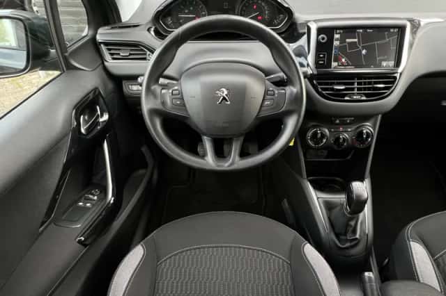Peugeot 208 (2016) thumbnail 5