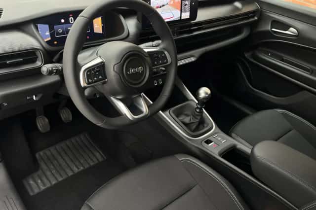 Jeep Avenger (2025) thumbnail 3