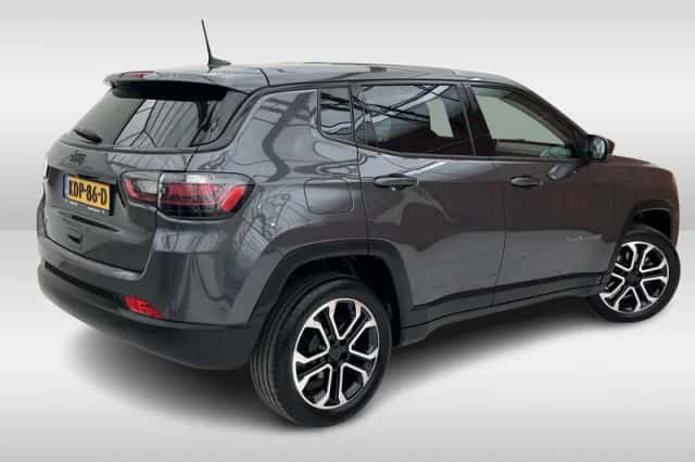 Jeep Compass (2024) thumbnail 2