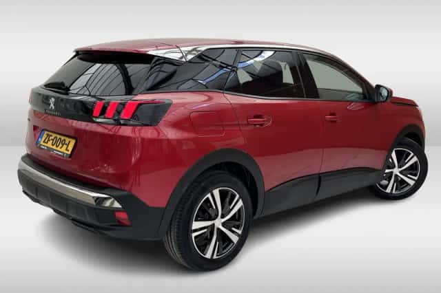 Peugeot 3008 (2018) thumbnail 2