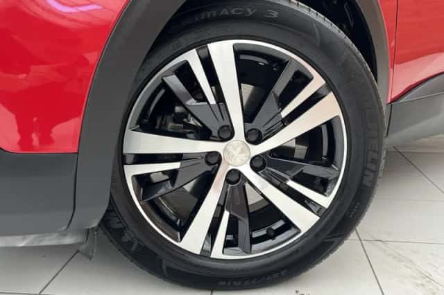 Peugeot 3008 (2018) thumbnail 4