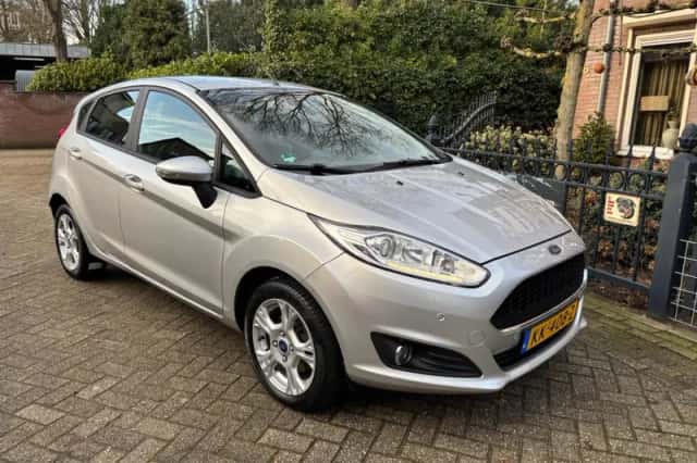 Ford Fiesta (2016) thumbnail 5