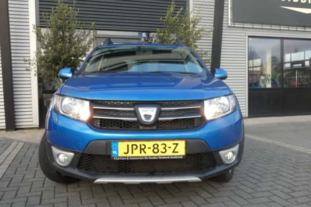 Dacia Sandero (2015) thumbnail 2