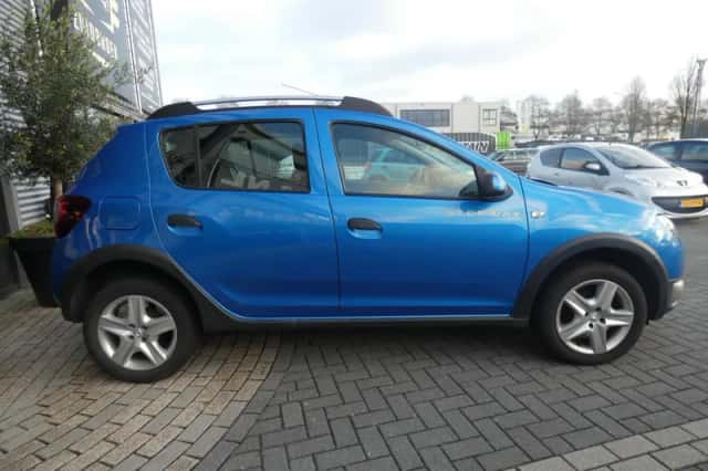 Dacia Sandero (2015) thumbnail 4