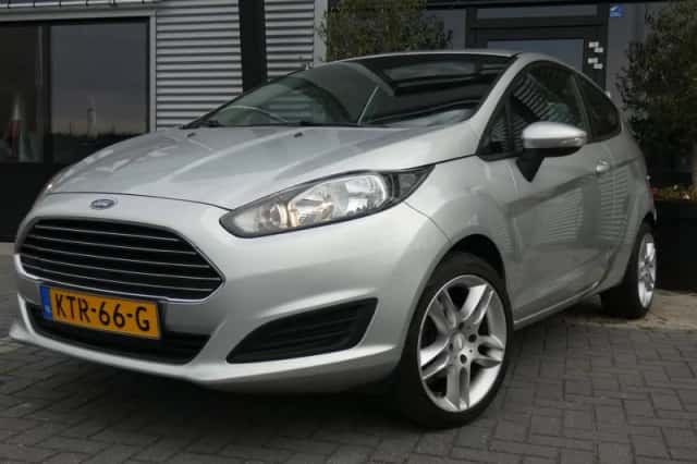 Ford Fiesta (2013) thumbnail 1
