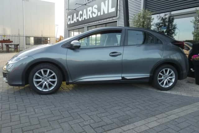 Honda Civic (2016) thumbnail 4