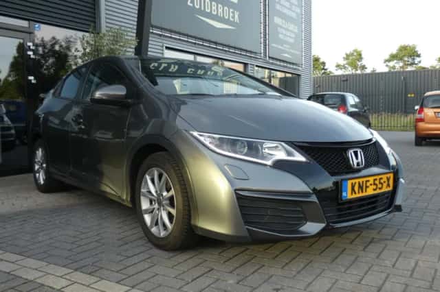 Honda Civic (2016) thumbnail 6