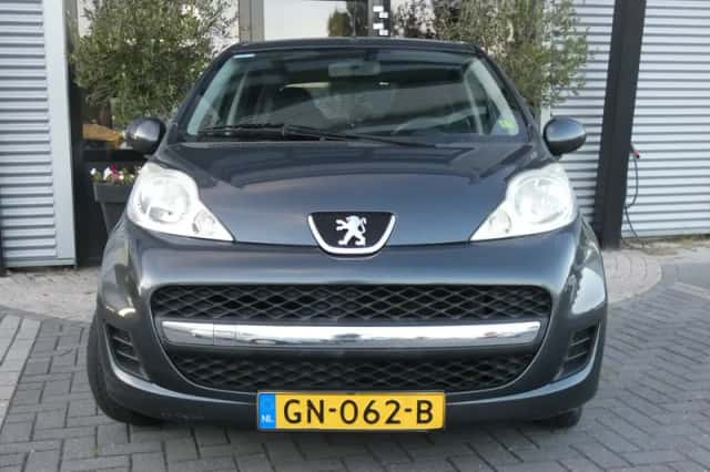 Peugeot 107 (2011) thumbnail 2