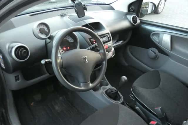 Peugeot 107 (2011) thumbnail 3