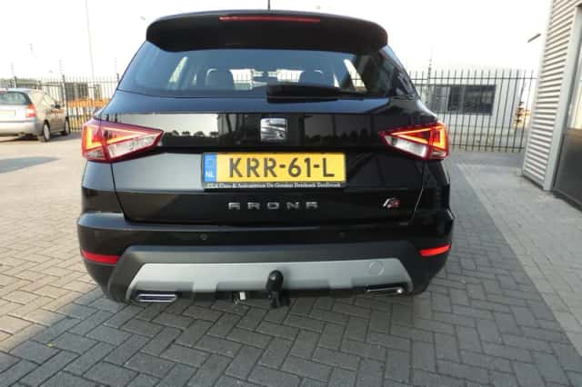 SEAT Arona (2018) thumbnail 2