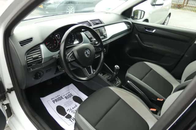Škoda Fabia (2015) thumbnail 3