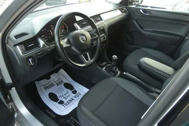 Škoda Rapid (2014) thumbnail 3