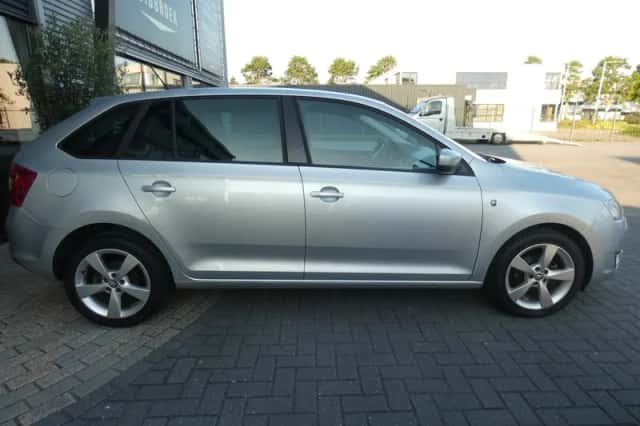 Škoda Rapid (2014) thumbnail 5
