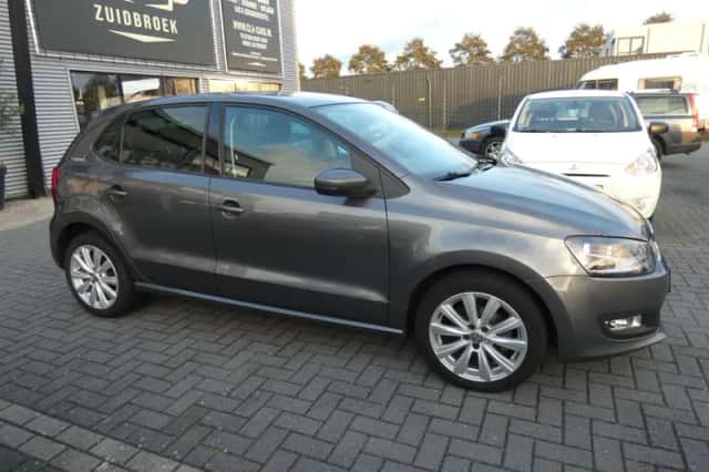 Volkswagen Polo (2010) thumbnail 5