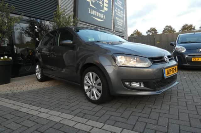 Volkswagen Polo (2010) thumbnail 6