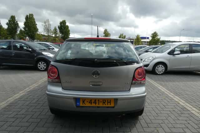 Volkswagen Polo (2006) thumbnail 2
