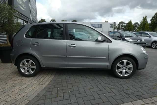 Volkswagen Polo (2006) thumbnail 5