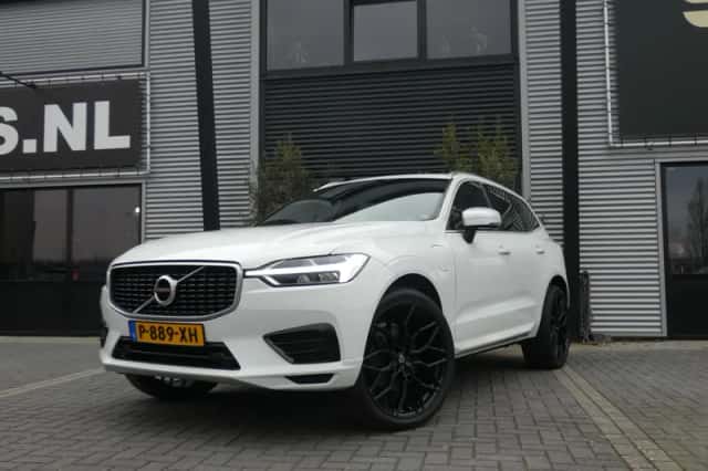 Volvo XC60 (2019) thumbnail 1