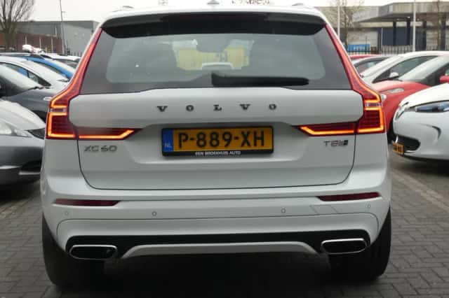 Volvo XC60 (2019) thumbnail 2