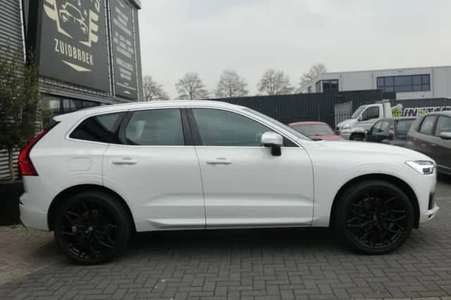 Volvo XC60 (2019) thumbnail 4