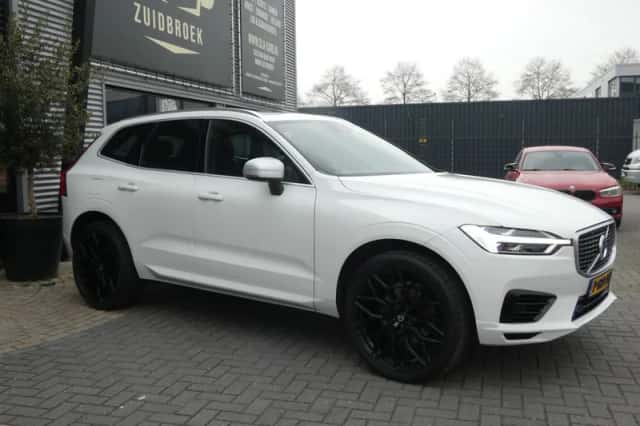 Volvo XC60 (2019) thumbnail 5