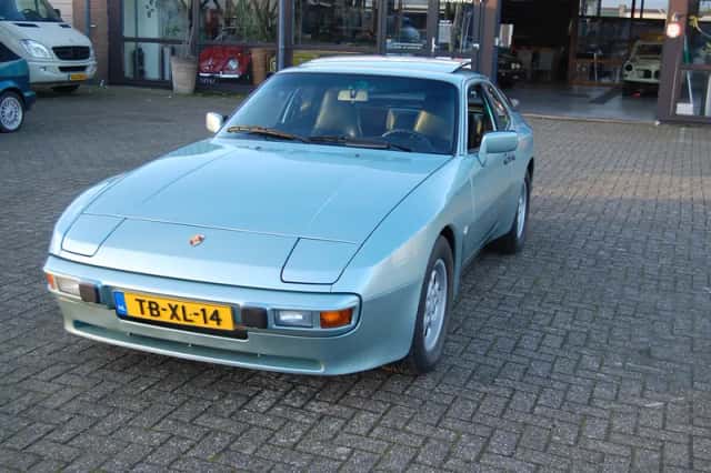 Porsche 944 (1986) thumbnail 1