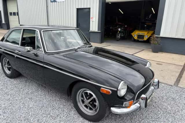 MG MGB (1973) thumbnail 3