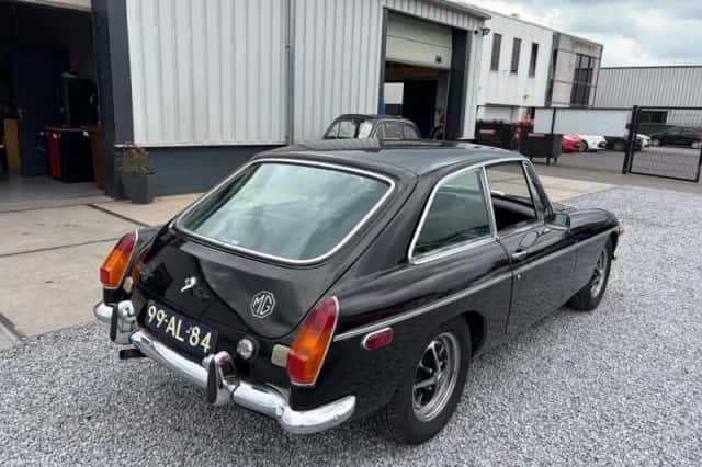 MG MGB (1973) thumbnail 5