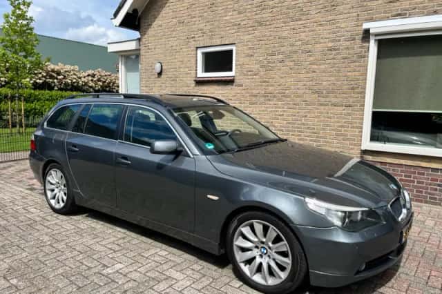BMW 5-Serie (2004) thumbnail 1