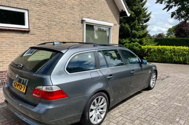 BMW 5-Serie (2004) thumbnail 2