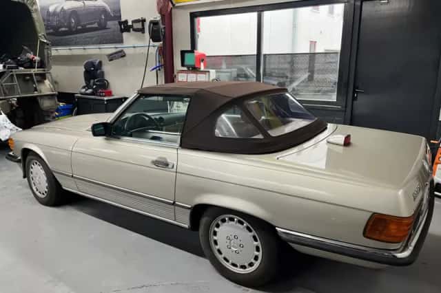 Mercedes-Benz SL-Klasse (1986) thumbnail 2