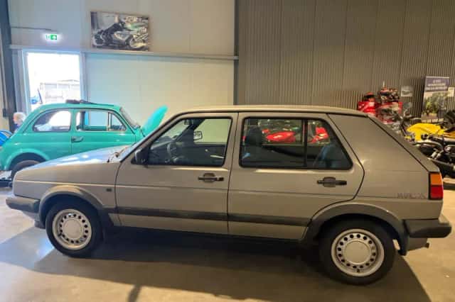 Volkswagen Golf (1989) thumbnail 3
