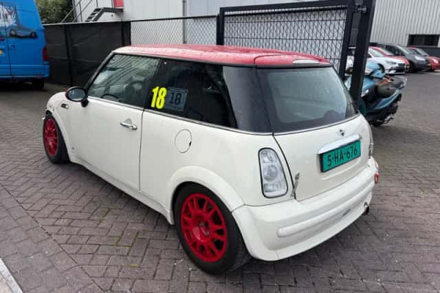 MINI Cooper (2001) thumbnail 5