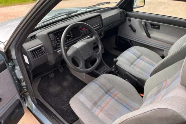 Volkswagen Golf (1989) thumbnail 2