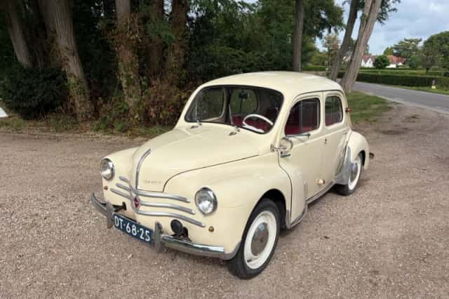 Renault 4cv (1960) thumbnail 1