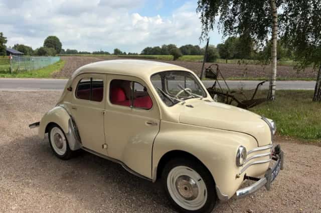 Renault 4cv (1960) thumbnail 3