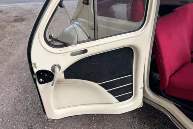 Renault 4cv (1960) thumbnail 5