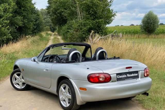 Mazda MX-5 (2006) thumbnail 3