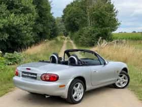 Mazda MX-5 (2006) thumbnail 5