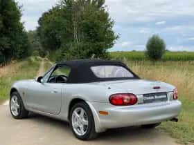 Mazda MX-5 (2006) thumbnail 75