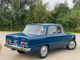 Alfa Romeo Giulia (1966) thumbnail 5