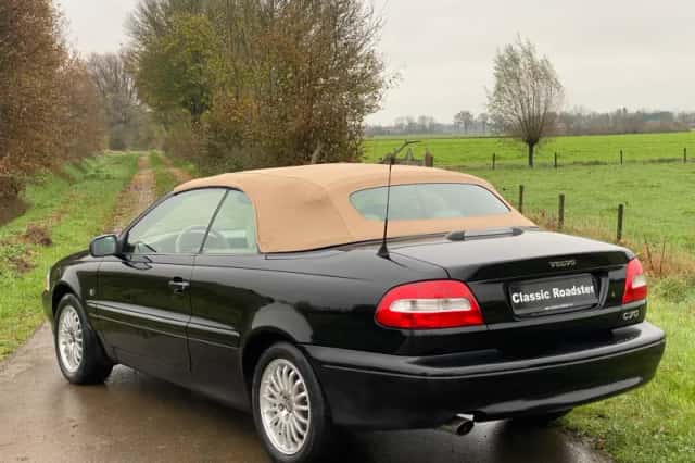 Volvo C70 (2003) thumbnail 3