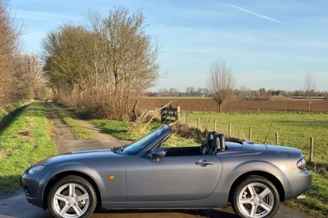 Mazda MX-5 (2007) thumbnail 2