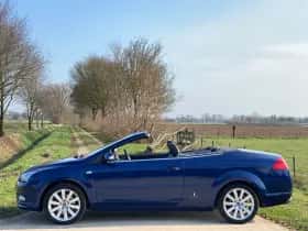 Ford Focus (2007) thumbnail 2