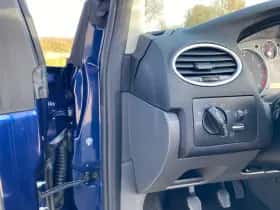Ford Focus (2007) thumbnail 12
