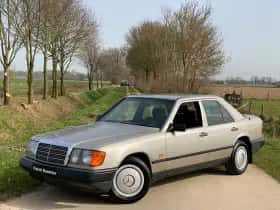 Mercedes-Benz 200d (1986)