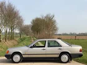 Mercedes-Benz 200d (1986) thumbnail 2