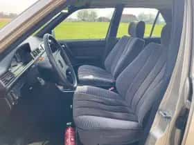 Mercedes-Benz 200d (1986) thumbnail 12