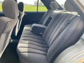 Mercedes-Benz 200d (1986) thumbnail 22
